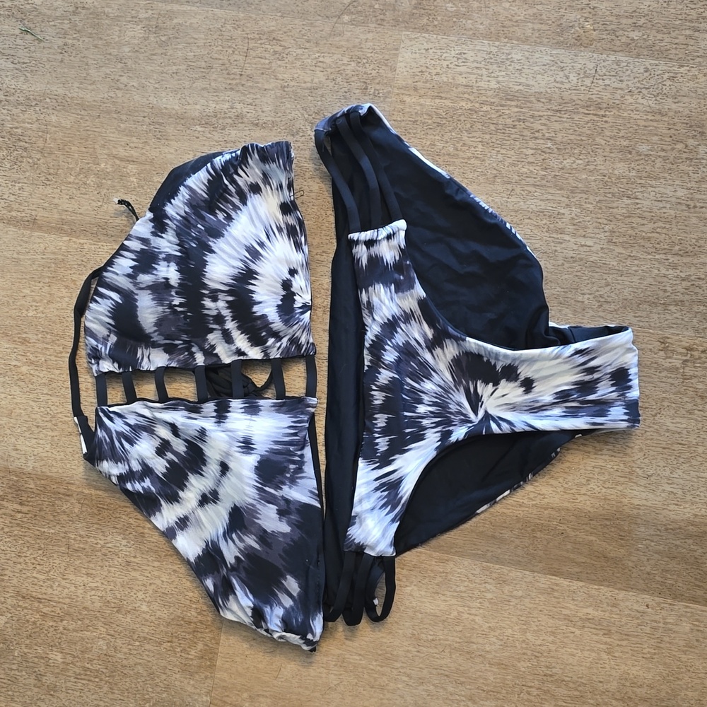 Women's size medium tie dye black and white bikini set